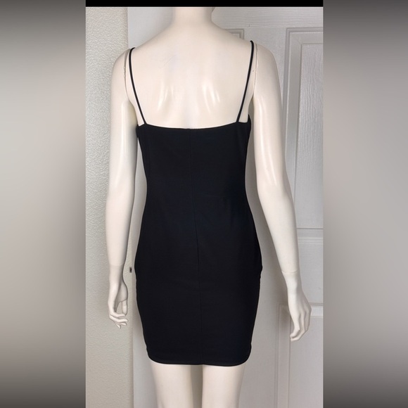 Day&Night Elegant Short Black Sleeveless Dress - Picture 8 of 10